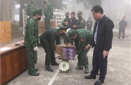 Khen thưởng thành tích phá chuyên án vận chuyển trái phép hơn 1 tấn pháo hoa nổ