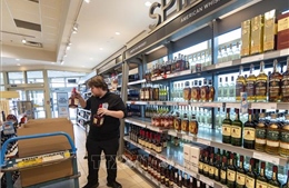 Thủ tướng Canada kêu gọi người dân dùng hàng nội địa