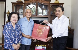 Chủ tịch Quốc hội thăm, tri ân các đồng chí nguyên lãnh đạo Đảng, Nhà nước