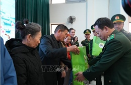 Xuân ấm nơi biên giới biển