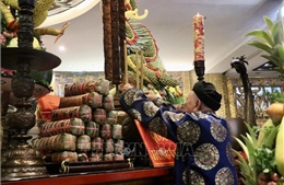 TP Hồ Chí Minh: Dâng bánh Tét lên Quốc tổ Hùng Vương và Đức Lễ Thành Hầu Nguyễn Hữu Cảnh
