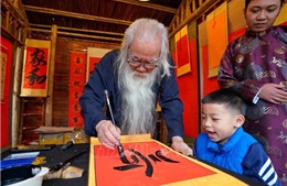 Nét đẹp văn hoá xin chữ đầu năm của người Việt