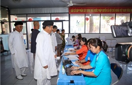 Tự do tôn giáo ở Việt Nam – Những con số không biết dối lừa