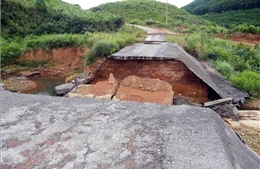 Quảng Trị: Cần sớm sửa chữa tuyến đường độc đạo bị sạt lở gây chia cắt