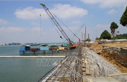 Khắc phục sạt lở kè Thường Thới Tiền trước mùa mưa lũ