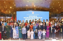 Chủ tịch Quốc hội gặp gỡ cộng đồng người Việt Nam tại Thổ Nhĩ Kỳ