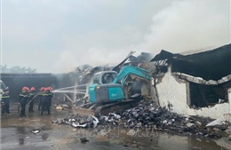 Kịp thời sơ tán 700 công nhân ra khỏi vụ cháy công ty giày