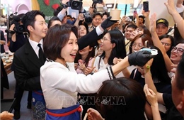 Phu nhân Kim Hea Kyung hào hứng trải nghiệm Lễ hội Văn hóa và Du lịch Hàn Quốc 2026