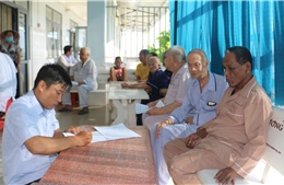 Đồng loạt ra quân khám sức khỏe miễn phí cho người dân Cà Mau