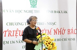 Sâu lắng chương trình thơ nhạc 'Muôn triệu trái tim nhớ Bác'