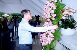 Thủ tướng dâng hương tưởng niệm thân sinh Chủ tịch Hồ Chí Minh tại Đồng Tháp