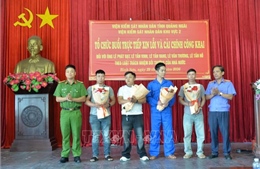 Xin lỗi, cải chính công khai đối với các công dân bị hàm oan