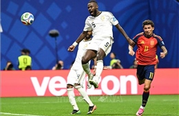 World Cup 2026: Bí mật đằng sau 2 quốc kỳ không chạm đất trong nghi thức trước trận đấu