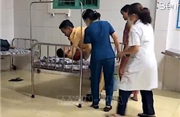 Cảnh sát giao thông hỗ trợ đưa cháu bé bị sốt, co giật đi cấp cứu kịp thời