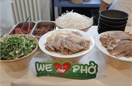 Mang hương vị phở Việt Nam đến với bạn bè Đức