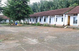 Quy hoạch 'treo', hàng trăm học sinh phải học nhờ