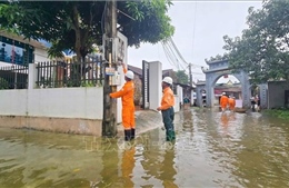 Điện lực miền Bắc khôi phục cấp điện cho hơn 54% khách hàng bị ảnh hưởng do bão số 4