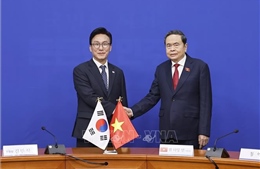 Chủ tịch Quốc hội Trần Thanh Mẫn tiếp Chủ tịch Đảng Dân chủ Đồng hành Kim Min Seok