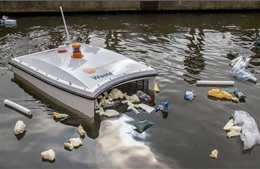 ‘Cá mập’ không người lái dọn rác ở Dubai