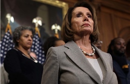 Ngăn Tổng thống đọc Thông điệp Liên bang đúng lịch, bà Nancy Pelosi ‘tuyên chiến’?