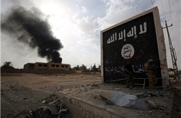 Tàn quân IS tràn từ Syria vào Iraq, mang theo hàng trăm triệu USD