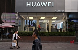 Cấm Huawei dùng công nghệ Mỹ - Nước cờ sai của Tổng thống Trump?
