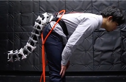 Nhật Bản thiết kế đuôi robot cho người hay bị ngã