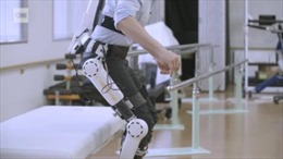 Công ty Nhật Bản phát minh chân robot điều khiển bằng sóng não
