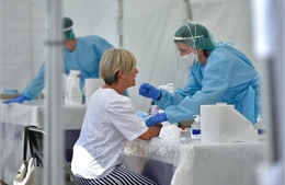 Ổ dịch COVID-19 mới bùng phát khắp châu Âu