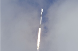 Tỷ phú Mỹ bao trọn chuyến tàu SpaceX đầu tiên chở người thường lên vũ trụ