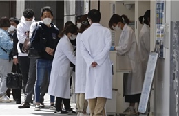 Nhân viên y tế Osaka kiệt sức trong bệnh viện, muốn hủy Olympic Tokyo