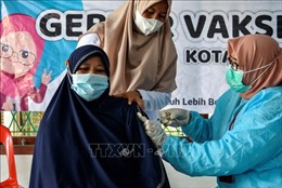 Nhiều nước Đông Nam Á chìm trong khủng hoảng COVID-19 vì biến chủng Delta và tiêm vaccine chậm