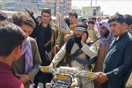 Vừa chiếm giữ nhiều lãnh thổ Afghanistan, Taliban thả luôn cả nghìn tù nhân