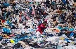 Nhức nhối ô nhiễm tại sa mạc Chile, nơi mỗi năm nhận tới 39.000 tấn quần áo cũ