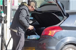 Xăng đắt đỏ, số vụ lái xe Anh bỏ chạy sau khi đổ xăng tăng 215%
