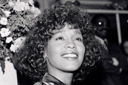 Những câu hỏi bỏ ngỏ 10 năm sau cái chết bi kịch của nữ ca sĩ Whitney Houston