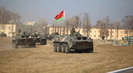 Belarus triển khai xe tăng giả bằng gỗ gần khu vực giáp Ukraine