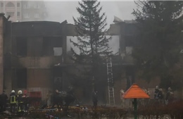 Trực thăng đâm vào một tòa nhà bên ngoài thủ đô Kiev