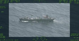 Mỹ đang theo dõi tàu Nga đậu hàng tuần gần Hawaii