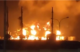 Kho chứa dầu ở Crimea bốc cháy dữ dội, nghi bị UAV tấn công