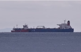 Hải quân Mỹ cáo buộc tàu chiến Iran tìm cách bắt giữ hai tàu chở dầu
