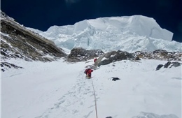 Cái chết bi kịch của người khuân vác trên đỉnh núi khó leo nhất thế giới - Kỳ 2