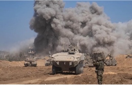 Israel triển khai sớm xe bọc thép mới tới mặt trận Gaza