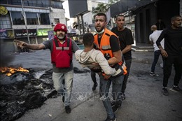 Ngừng bắn tạm thời tại Gaza, Israel đột kích quy mô lớn ở Bờ Tây