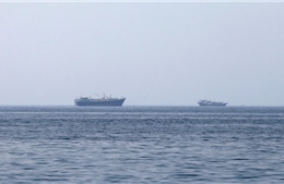 Sáu tay súng không rõ danh tính ập lên tàu chở dầu ở Vịnh Oman