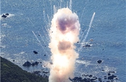 Video khoảnh khắc tên lửa thương mại Nhật Bản phát nổ vài giây sau khi rời bệ phóng