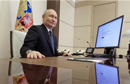 Video ông Putin bỏ phiếu trực tuyến trong ngày bầu cử Tổng thống Nga