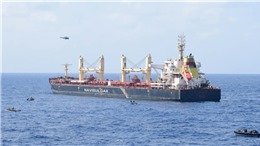 Chi tiết vụ Hải quân Ấn Độ giải cứu thành công tàu bị cướp biển Somalia bắt giữ