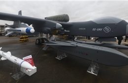 Video &#39;tàu sân bay UAV trên không&#39; đầu tiên trên thế giới