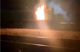 Video hàng loạt đầu máy xe lửa bị đốt cháy tại Liên bang Nga